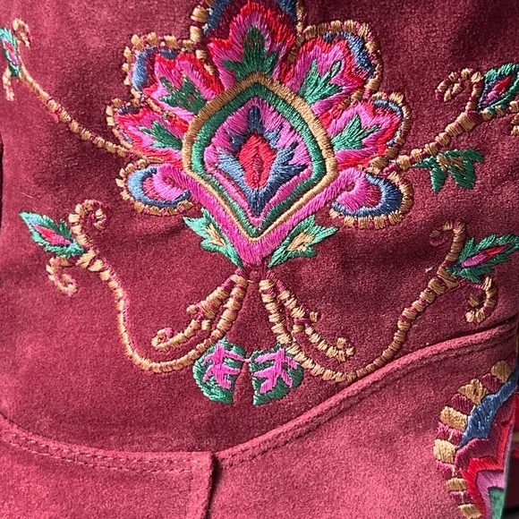 FARM RIO Marsala Boho EMBROIDERED Western ankle booties Size 7 US 36 EU