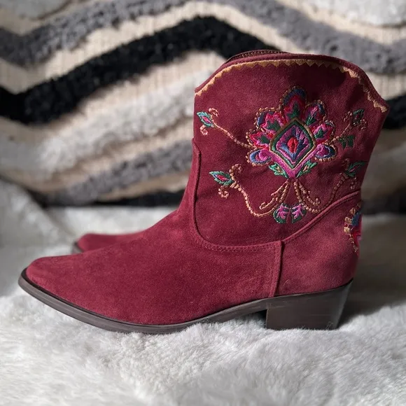FARM RIO Marsala Boho EMBROIDERED Western ankle booties Size 7 US 36 EU
