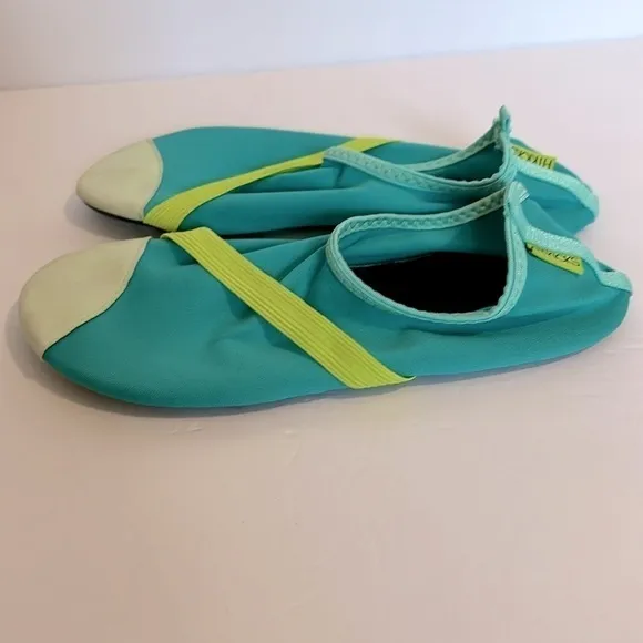 FitKicks Foldable Active Footwear Barefoot Yoga Shoes Womans Large 8.5-9.5