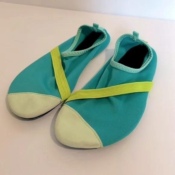 FitKicks Foldable Active Footwear Barefoot Yoga Shoes Womans Large 8.5-9.5