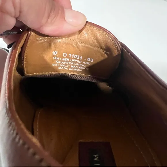Floresheim men's brown leather dress shoes size 10.5 D. Please see wear.