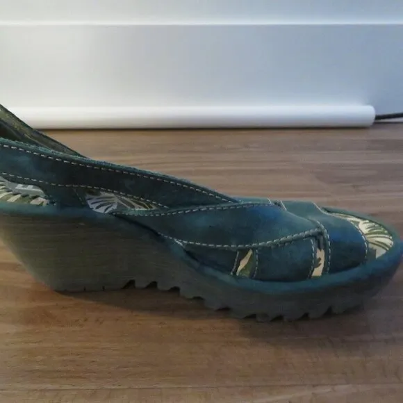 FLY LONDON Leather Yisa Wedge Sandals in Forest Green Sz US 6-6.5 / EU 38