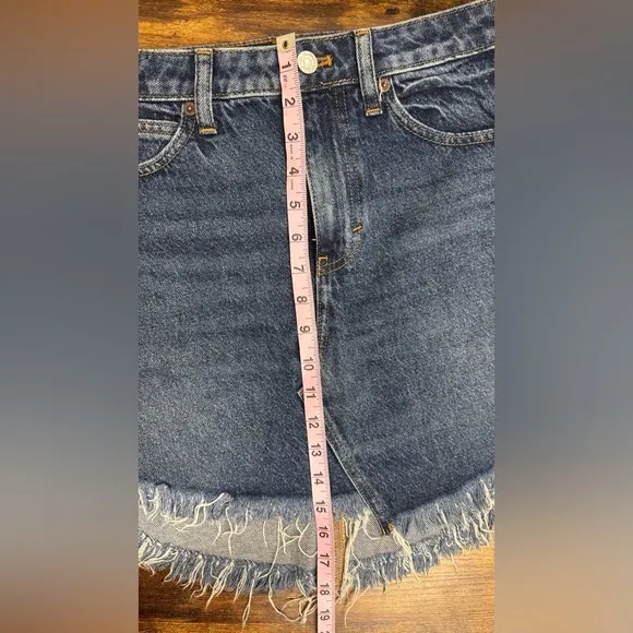 Free People Bailey Denim raw hem Mini Skirt- Size 26 NWT