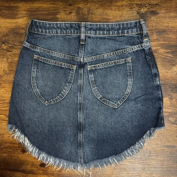 Free People Bailey Denim raw hem Mini Skirt- Size 26 NWT
