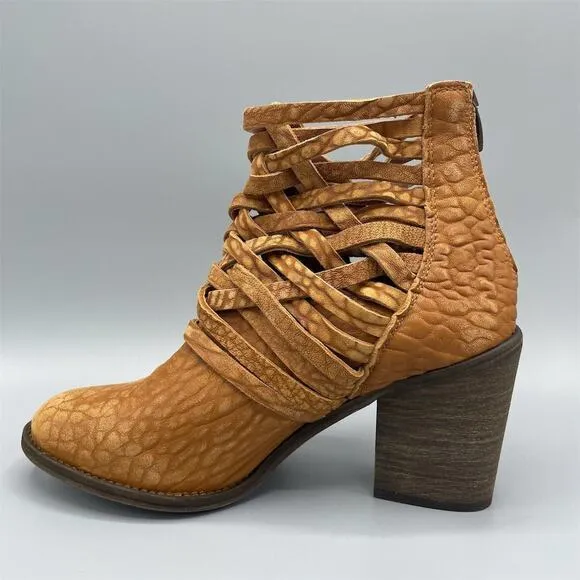 Free People Carrera Bootie Ankle Boots Size‎ 41 Western Boho Cowgirl Distressed