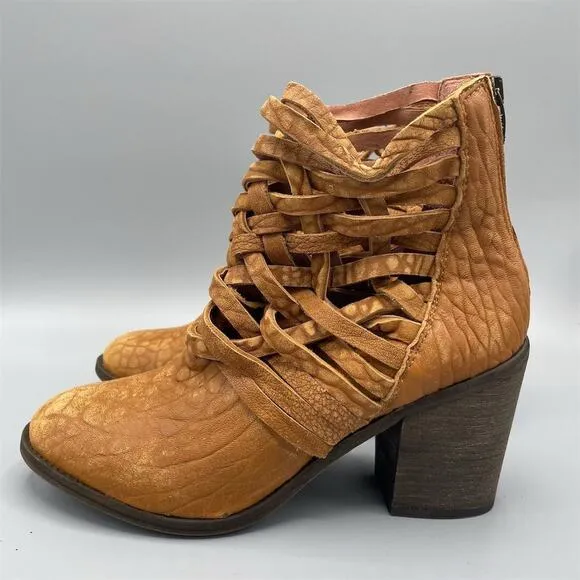 Free People Carrera Bootie Ankle Boots Size‎ 41 Western Boho Cowgirl Distressed