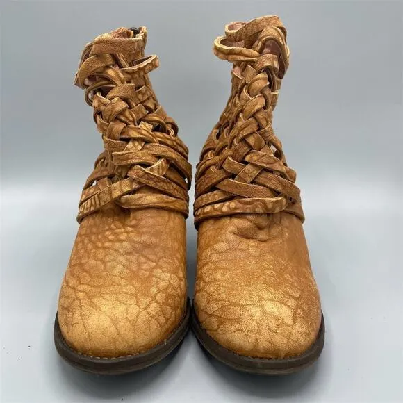 Free People Carrera Bootie Ankle Boots Size‎ 41 Western Boho Cowgirl Distressed