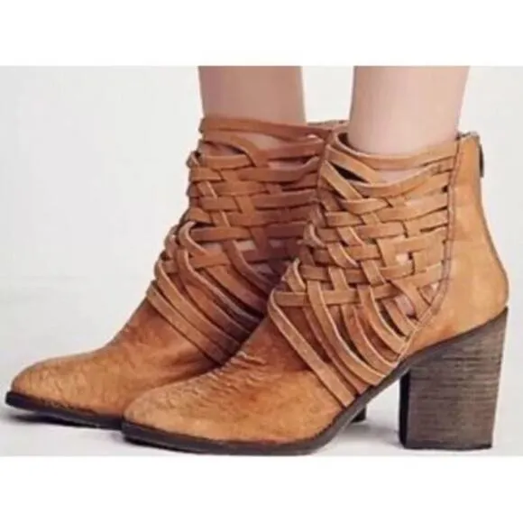 Free People Carrera Bootie Ankle Boots Size‎ 41 Western Boho Cowgirl Distressed
