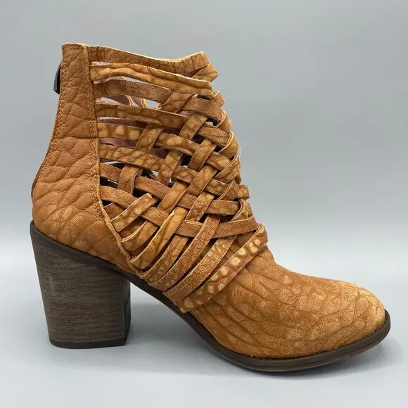Free People Carrera Bootie Ankle Boots Size‎ 41 Western Boho Cowgirl Distressed