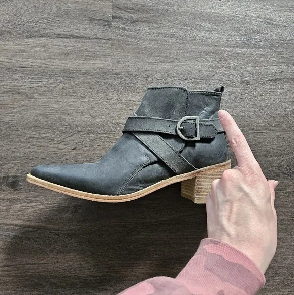 Free People Dark Gray Back Loop Ankle Boots NWOB Size 38/7.5