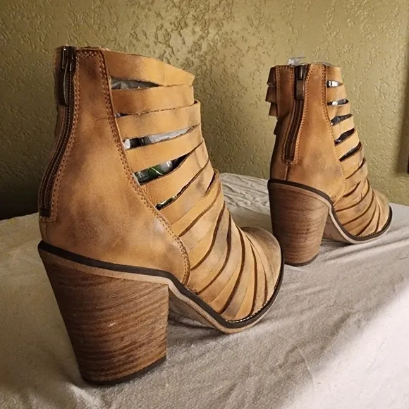 Free People Hybrid Genuine Leather Block Heel Boho Cowboy Strappy Boots  7.5