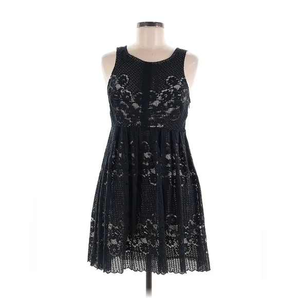 Free People Rocco Black Lace Open Back Mini Dress | Size 8 | EUC | Retail $385
