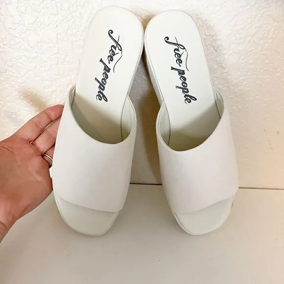 Free People slides mules Harbor Platform Sandals in vanilla. 40/9-9.5