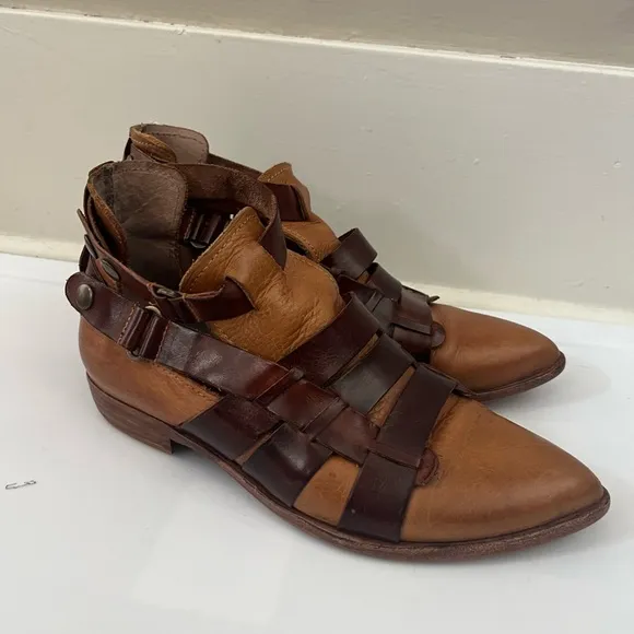 Free People Style-Nine Distressed Strappy Buckles Ankle Leather Boots Size 39