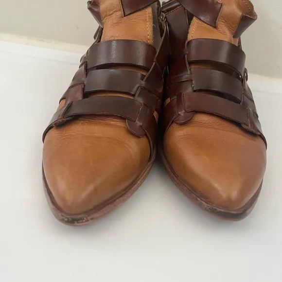 Free People Style-Nine Distressed Strappy Buckles Ankle Leather Boots Size 39