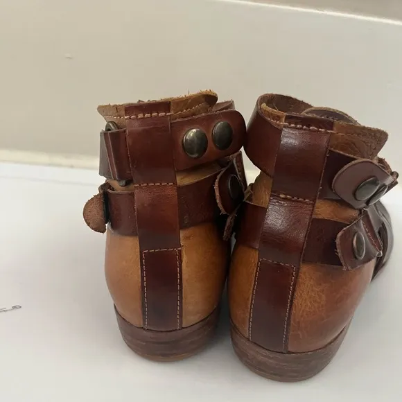 Free People Style-Nine Distressed Strappy Buckles Ankle Leather Boots Size 39