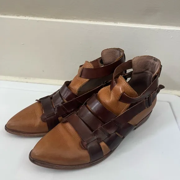 Free People Style-Nine Distressed Strappy Buckles Ankle Leather Boots Size 39