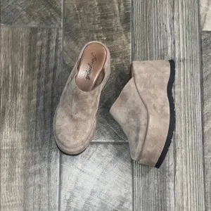 Free People Tan Suede leather Mules Chunky 4”Heel