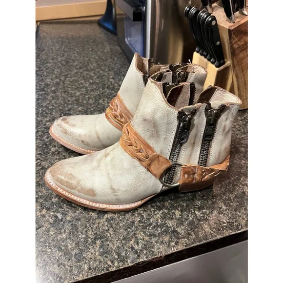 FREEBIRD BY STEVEN Clash Ice Distressed Harness Boots, SIZE 9 Discontinued style