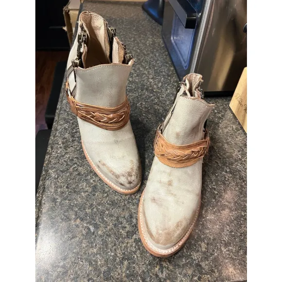 FREEBIRD BY STEVEN Clash Ice Distressed Harness Boots, SIZE 9 Discontinued style