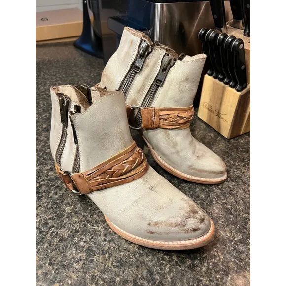 FREEBIRD BY STEVEN Clash Ice Distressed Harness Boots, SIZE 9 Discontinued style