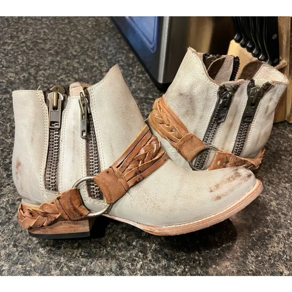 FREEBIRD BY STEVEN Clash Ice Distressed Harness Boots, SIZE 9 Discontinued style