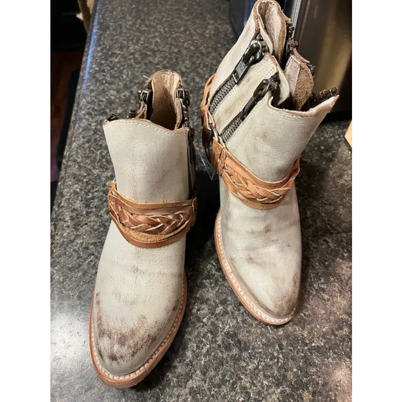 FREEBIRD BY STEVEN Clash Ice Distressed Harness Boots, SIZE 9 Discontinued style
