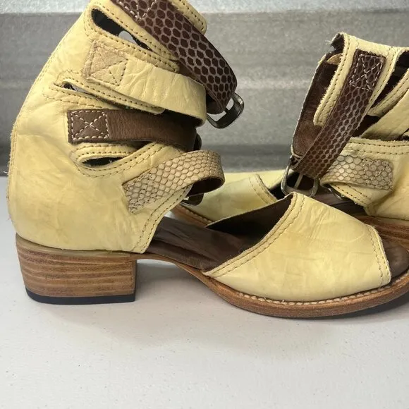Freebird Pilar Sandals Size 8 Cream Tan Brown Buckles Gladiator Boho Sandals