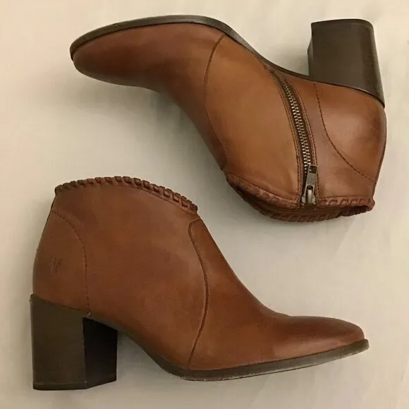 Frye 9 Nora Whipstitch Women’s Zip Ankle Boots Booties Cognac Brown Leather