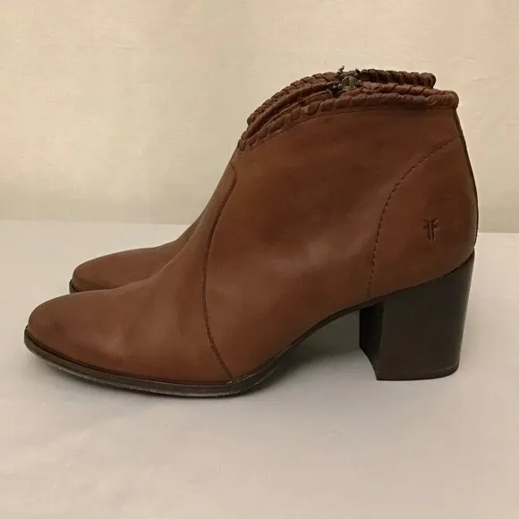 Frye 9 Nora Whipstitch Women’s Zip Ankle Boots Booties Cognac Brown Leather