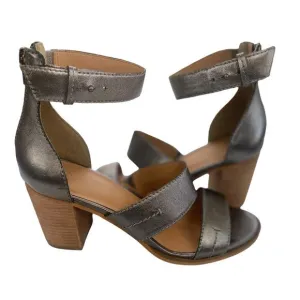 Frye &amp; Co. Bryn Stitch Sandals  Gunmetal Gray Metallic Finish  Leather Size 8.5
