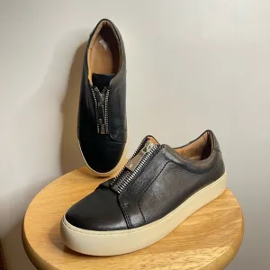 Frye Black Leather Slip-On Platform Sneakers Women’s Size 9.5