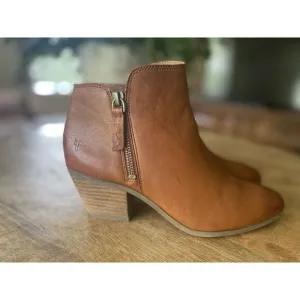 Frye Judith Double Zip Leather Ankle Boot Womens 6.5 Brown Classic Boho Luxury