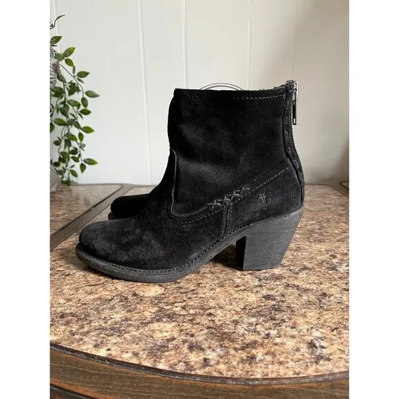 Frye Leslie Artisan Black Suede Leather Ankle Boots Booties 6.5 B Back Zipper