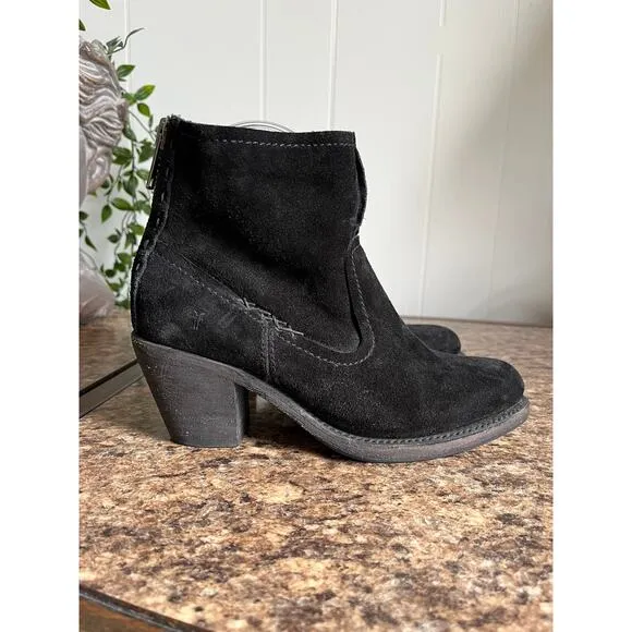 Frye Leslie Artisan Black Suede Leather Ankle Boots Booties 6.5 B Back Zipper