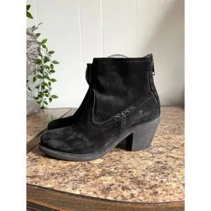 Frye Leslie Artisan Black Suede Leather Ankle Boots Booties 6.5 B Back Zipper