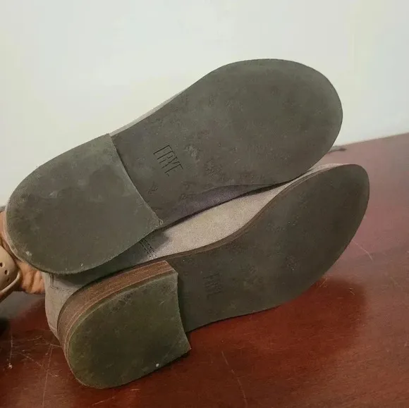 FRYE Mallory Chelsea Suede Leather Edgy Chic Casual Minimalist Taupe Booties(7)