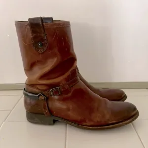 Frye Vintage Ankle Boots / Booties with metal “spurs”