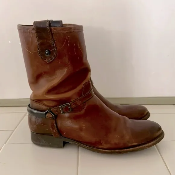 Frye Vintage Ankle Boots / Booties with metal “spurs”