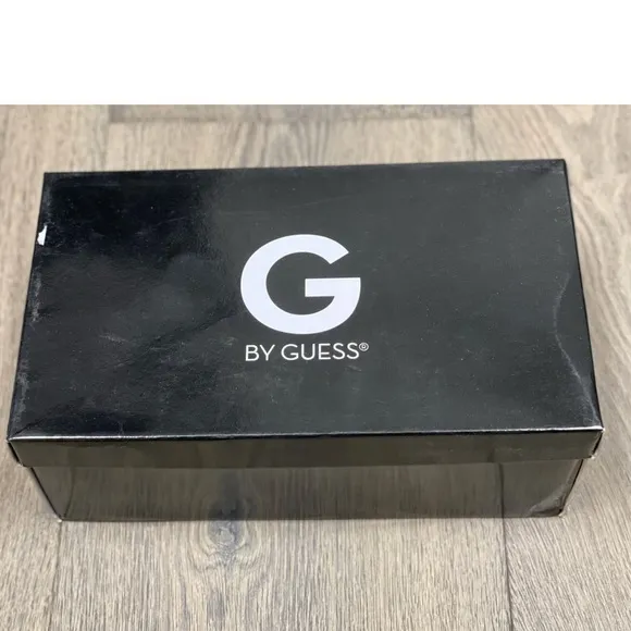 G by Guess Leather Quilted Pattern Sneakers NWB!