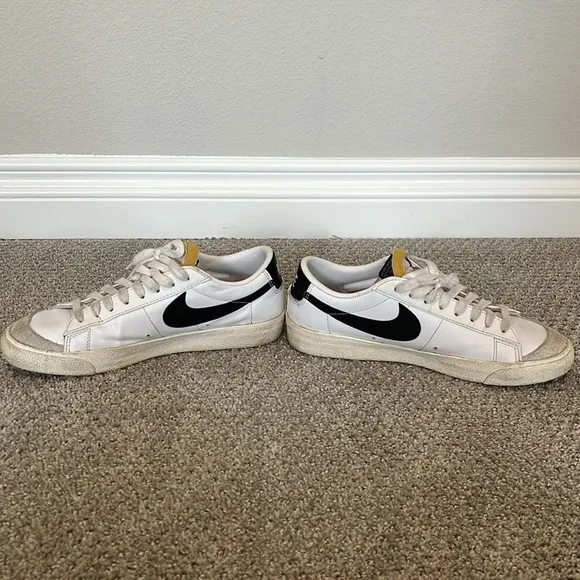 GENTLY USED Nike Blazer Low '77 Women's Shoes | Size 8.5 | Color White
