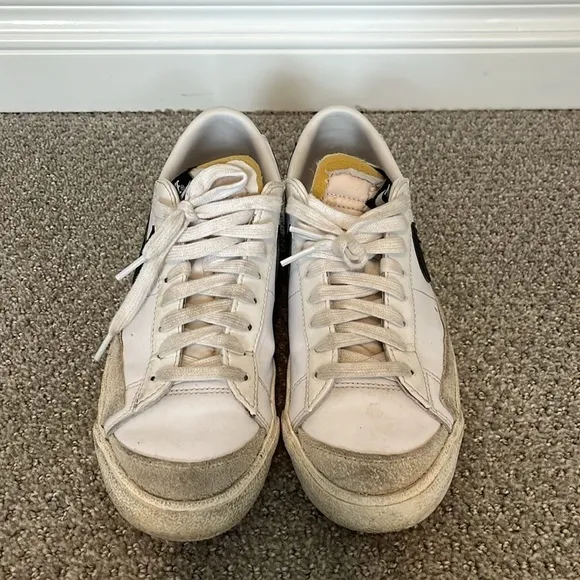 GENTLY USED Nike Blazer Low '77 Women's Shoes | Size 8.5 | Color White