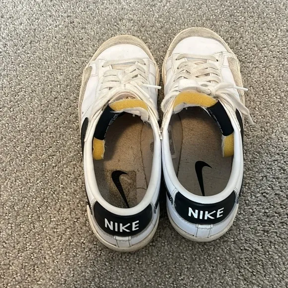 GENTLY USED Nike Blazer Low '77 Women's Shoes | Size 8.5 | Color White