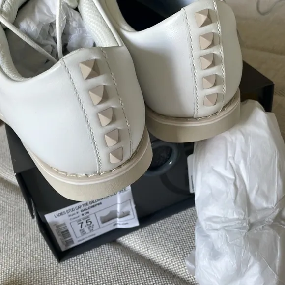 G/FORE White Leather Shoes with Stud Accents