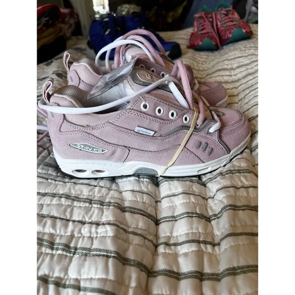 Globe Ct-IV Skateboard Shoes NWT Size Us7 Strawberry Sundae Color