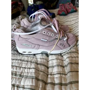 Globe Ct-IV Skateboard Shoes NWT Size Us7 Strawberry Sundae Color