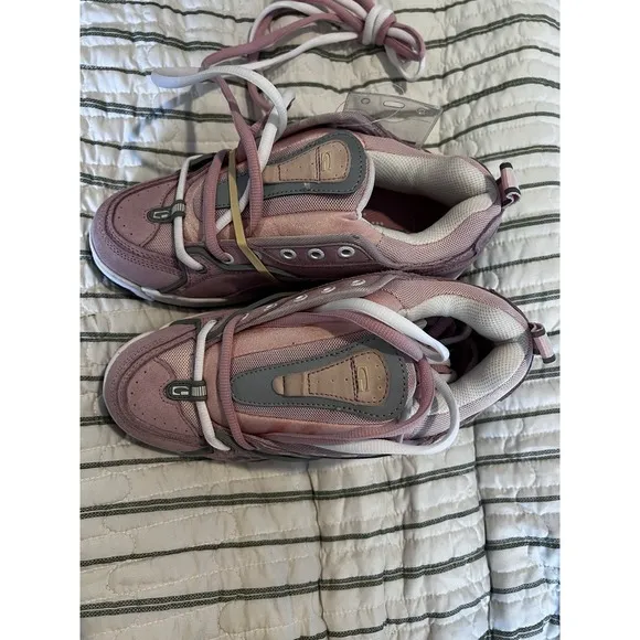 Globe Ct-IV Skateboard Shoes NWT Size Us7 Strawberry Sundae Color
