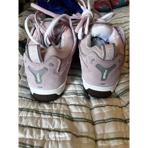 Globe Ct-IV Skateboard Shoes NWT Size Us7 Strawberry Sundae Color