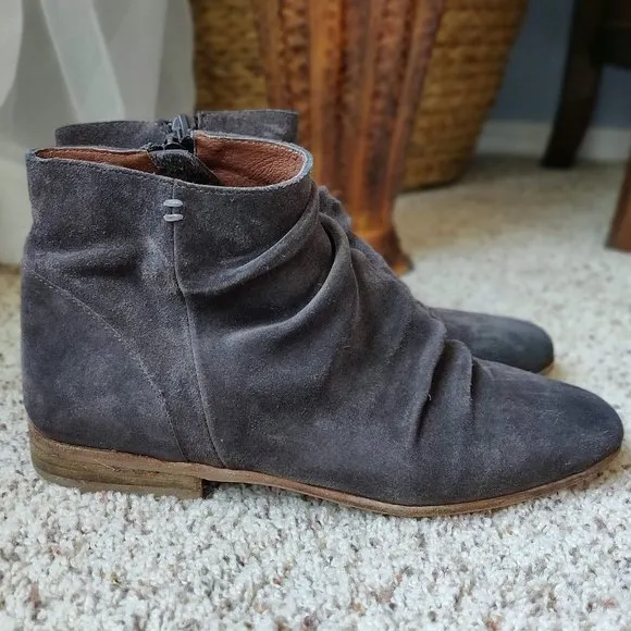 Gray Suede Leather Ankle / Beetle Boots (7) by Jeffrey Campbell x Free P…
