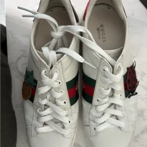 Gucci Women's White Sneakers with Embroidered Details
